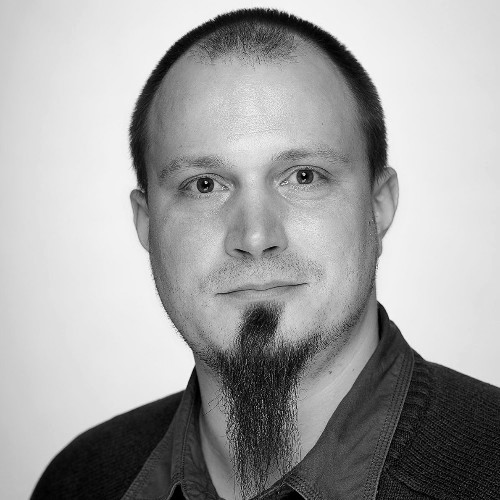 <a href="https://www.linkedin.com/in/daroczig/"><b>Daróczi Gergely</a> <a href="https://www.linkedin.com/in/daroczig/"><b>Daróczi Gergely</a>